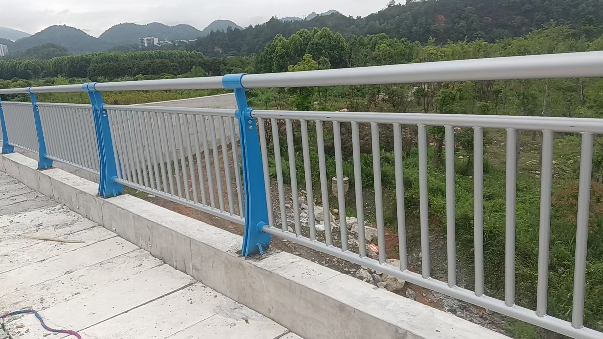 绍兴市不锈钢栏杆灯光护栏 - 厂家